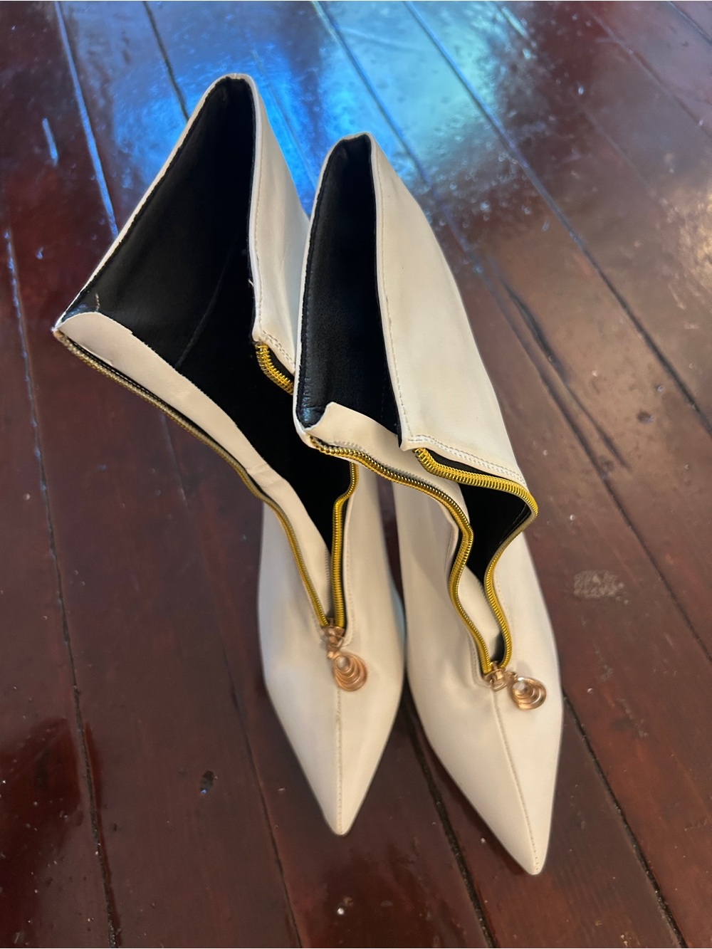 High heel white boots
